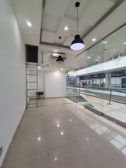 Local en arriendo en La Candelaria, Medellín, 24 m² · foto 3 de 10