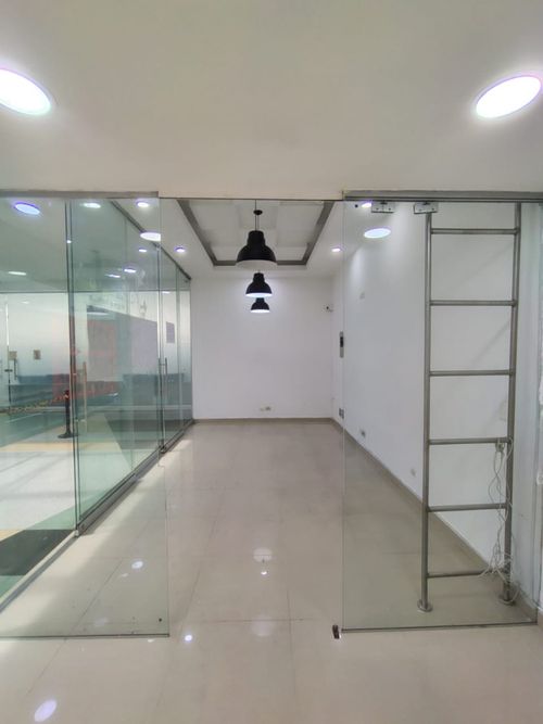 Local en arriendo en La Candelaria, Medellín, 24 m² · foto 5 de 10