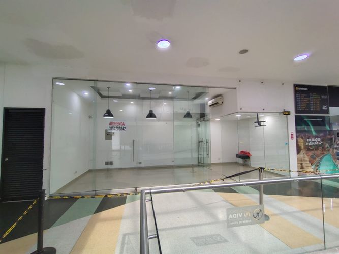 Local en arriendo en La Candelaria, Medellín, 24 m² · foto 8 de 10
