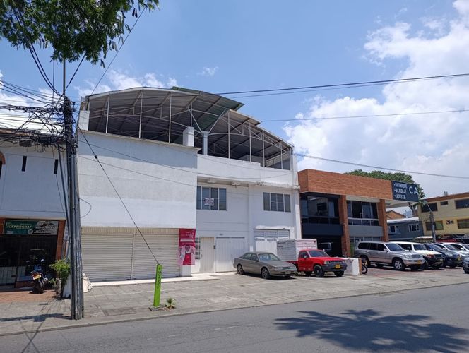 Edificio en arriendo en Champagnat, Cali, 900 m² · foto 3 de 24