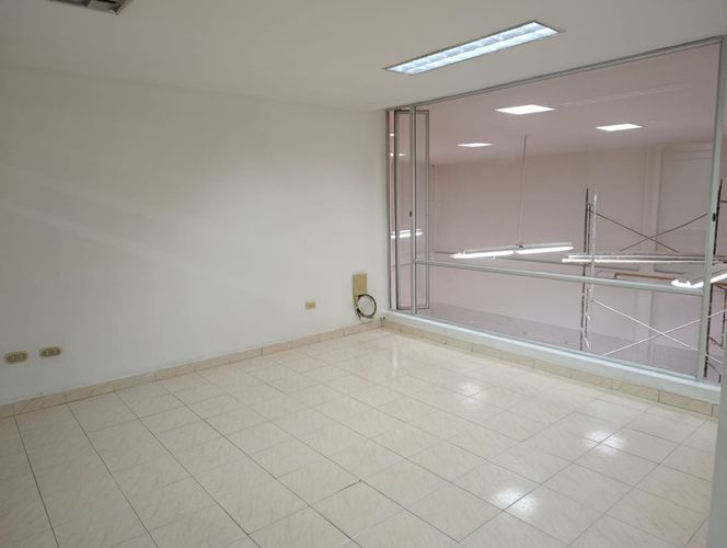 Edificio en arriendo en Champagnat, Cali, 900 m² · foto 6 de 24