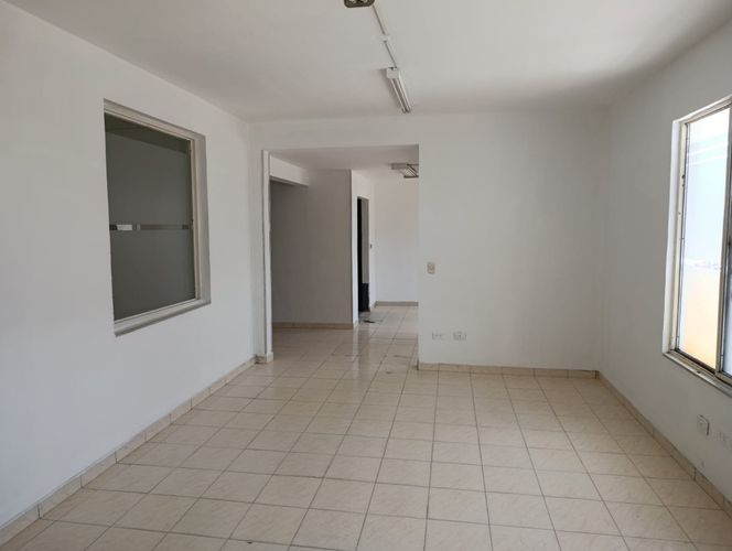 Edificio en arriendo en Champagnat, Cali, 900 m² · foto 18 de 24