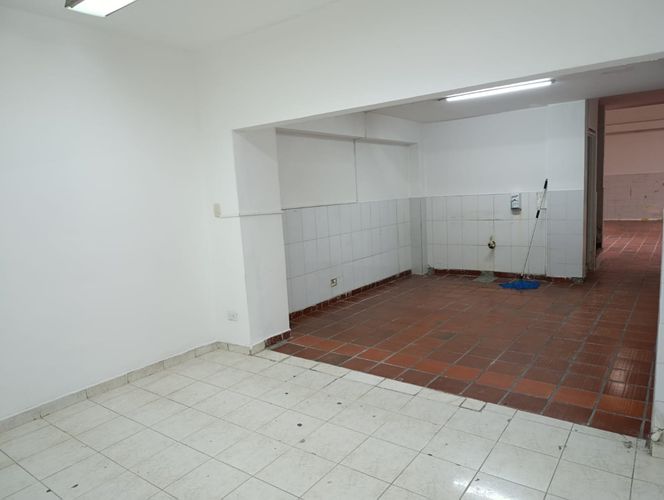 Edificio en arriendo en Champagnat, Cali, 900 m² · foto 20 de 24