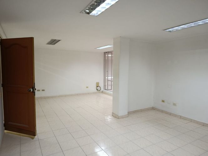 Edificio en arriendo en Champagnat, Cali, 900 m² · foto 22 de 24