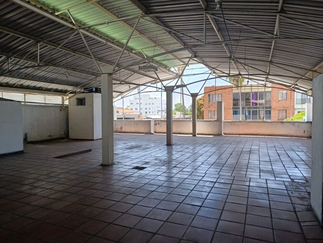 Edificio en arriendo en Champagnat, Cali, 900 m² · foto 24 de 24