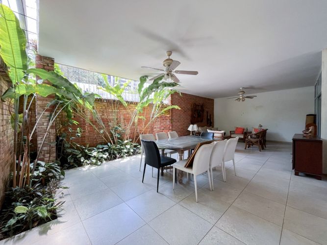 Casa de 4 alcobas en venta en Santa Rita, Cali, 393 m² · foto 4 de 24