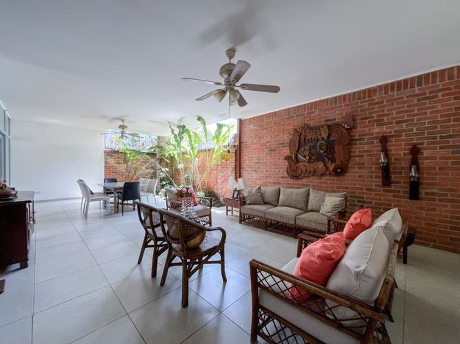 Casa de 4 alcobas en venta en Santa Rita, Cali, 393 m² · foto 5 de 24