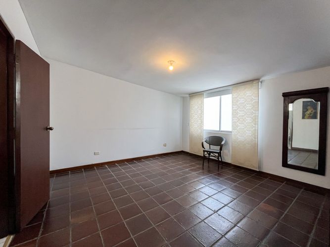 Casa de 4 alcobas en venta en Santa Rita, Cali, 393 m² · foto 16 de 24