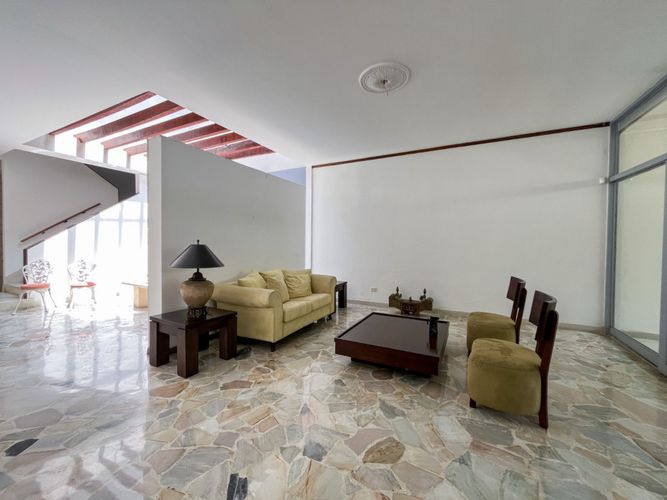 Casa de 4 alcobas en venta en Santa Rita, Cali, 393 m² · foto 18 de 24