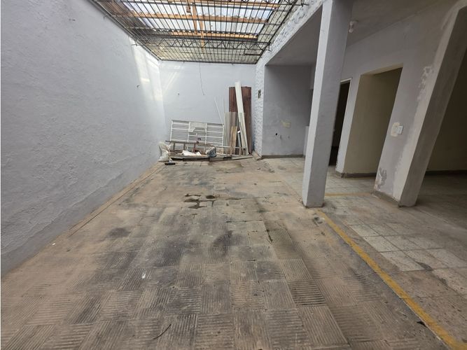 Bodega en arriendo en La America, Medellín, 200 m² · foto 3 de 12