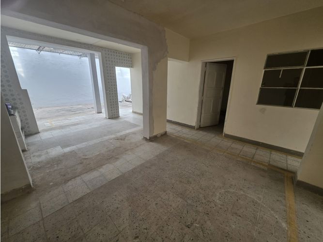Bodega en arriendo en La America, Medellín, 200 m² · foto 11 de 12