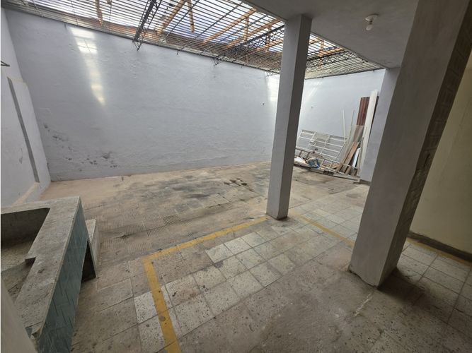 Bodega en arriendo en La America, Medellín, 200 m² · foto 12 de 12