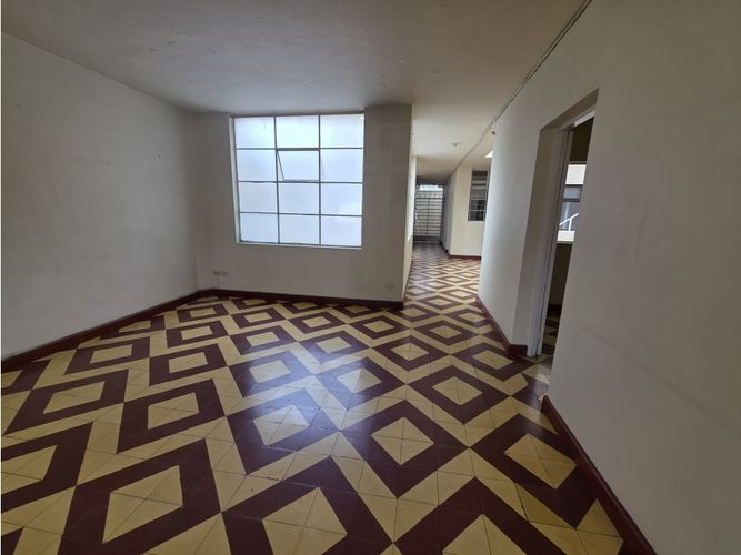 Bodega en venta en La America, Medellín, 540 m² · foto 6 de 18