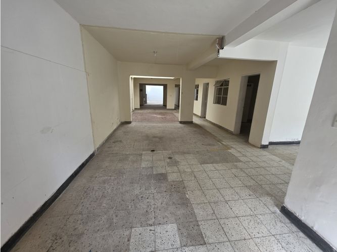 Bodega en venta en La America, Medellín, 540 m² · foto 11 de 18