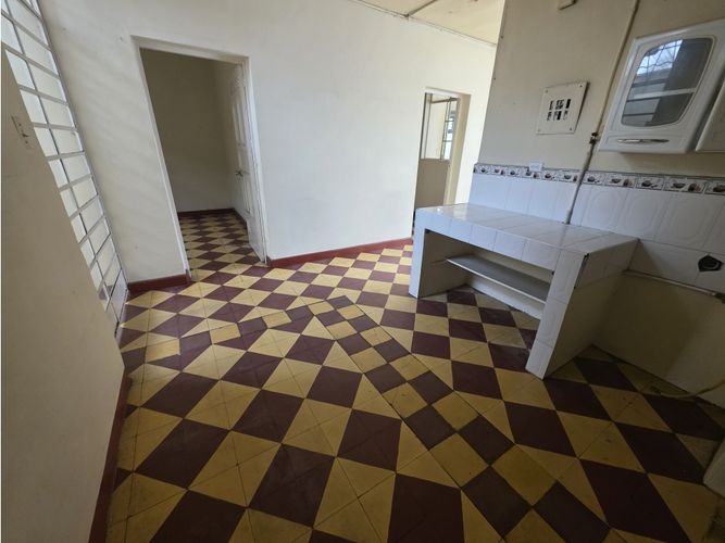 Bodega en arriendo en La America, Medellín, 200 m² · foto 9 de 10