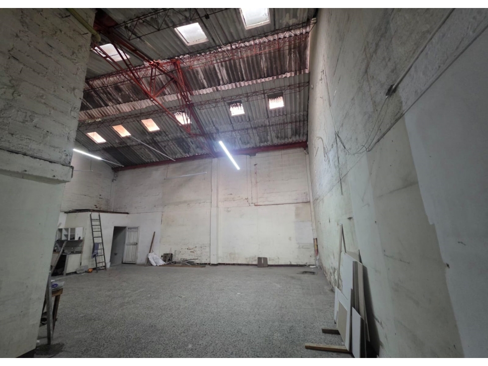 Warehouse for sale in Conquistadores, Medellín 3