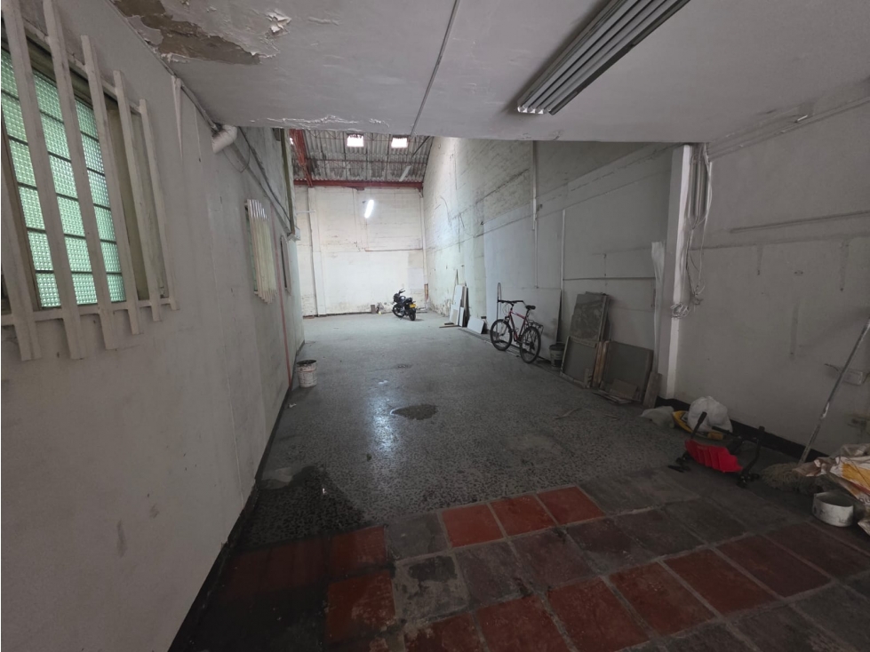 Warehouse for sale in Conquistadores, Medellín 5