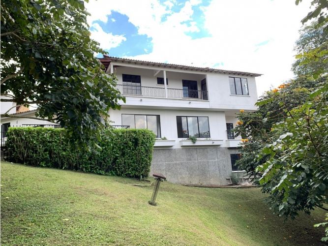 Casa de 4 alcobas en venta en Medio Ambiente, Armenia, 500 m² · foto 2 de 24