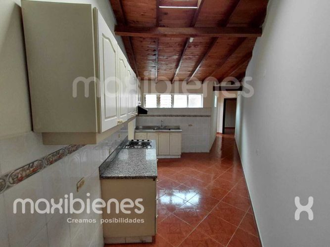 Casa de 3 alcobas en venta en Florida Nueva, Medellín, 147 m² · foto 12 de 24