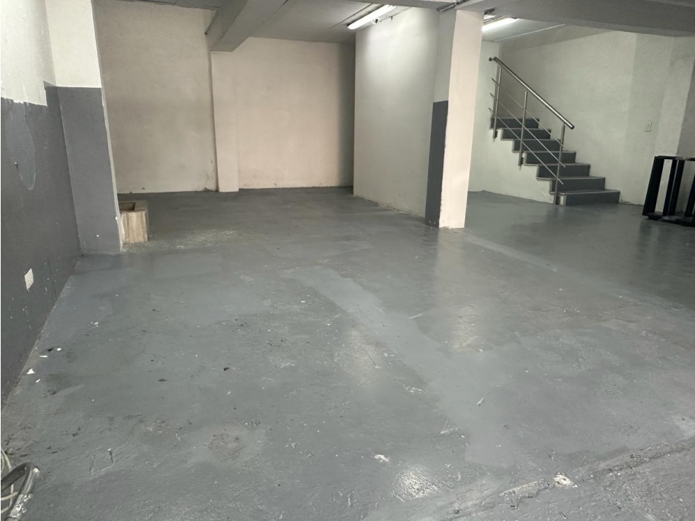 Warehouse for sale in Guayabal, Medellín 2