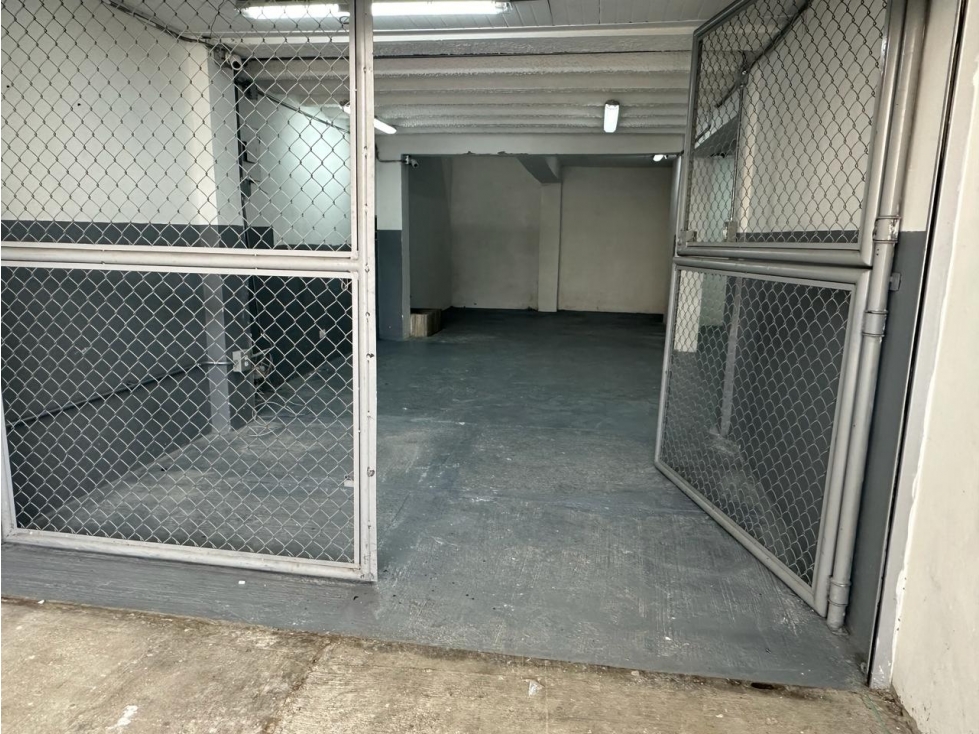 Warehouse for sale in Guayabal, Medellín 3