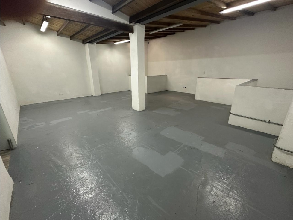 Warehouse for sale in Guayabal, Medellín 4