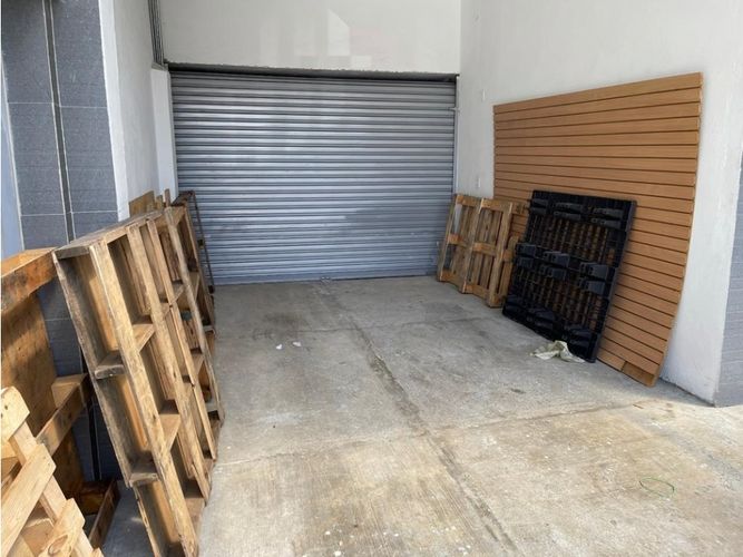 Bodega en venta en Noel, Medellín, 232 m² · foto 16 de 17