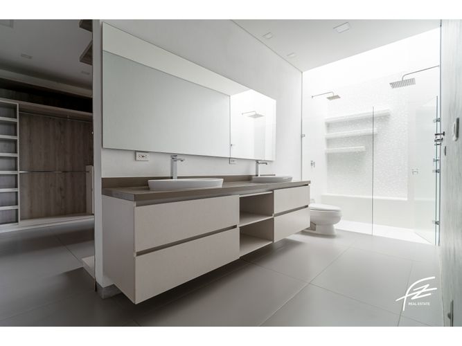 Casa de 4 alcobas en venta en Llano Grande, Rionegro, 870 m² · foto 19 de 24