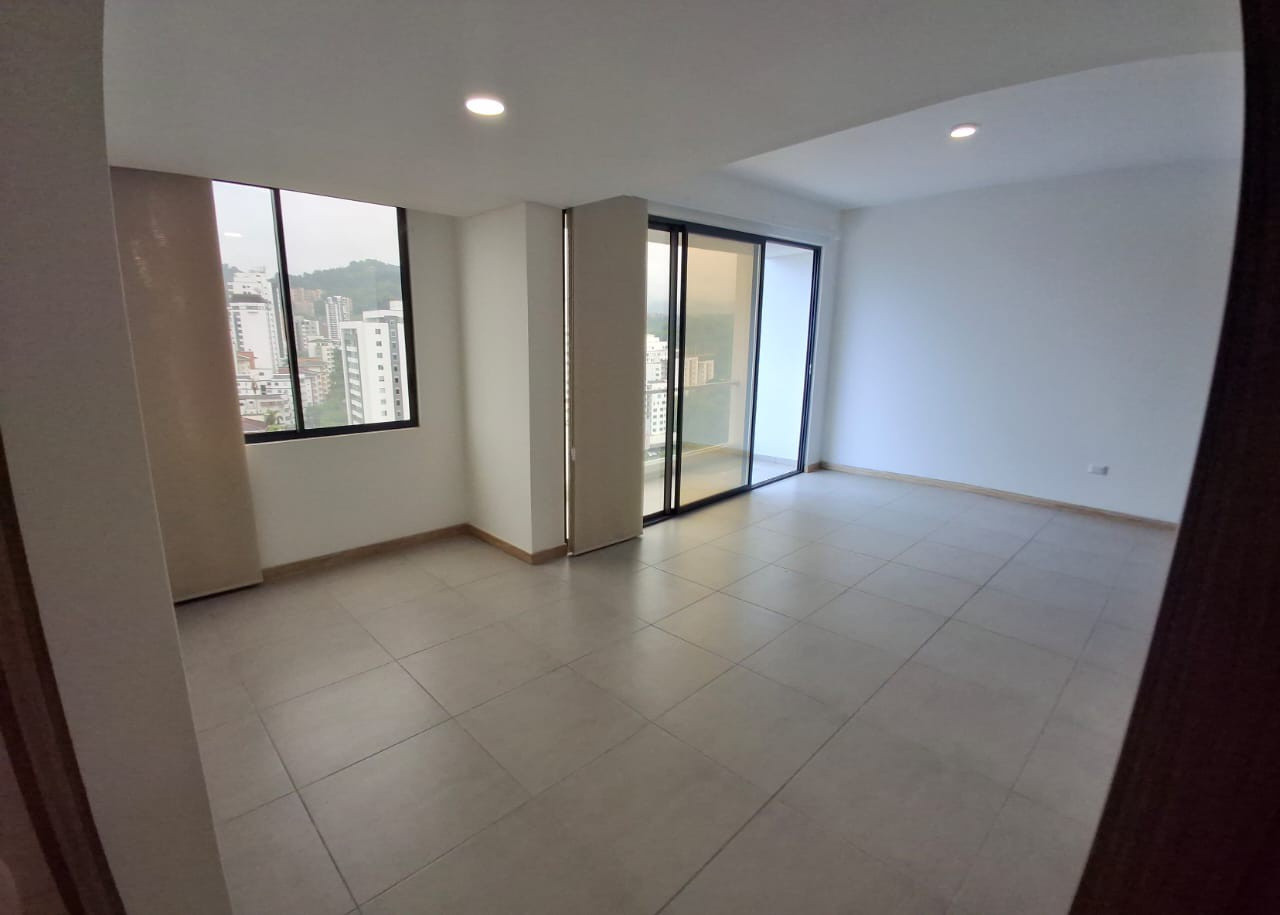 Apartamento en venta en Pinares, Pereira · foto 3 de 21