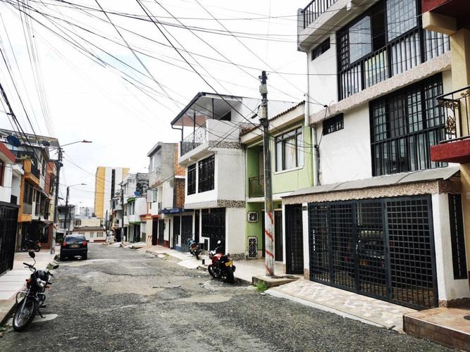 Casa de 10 alcobas en venta en Los Remansos La Tablita, Ibagué, 322 m² · foto 2 de 24