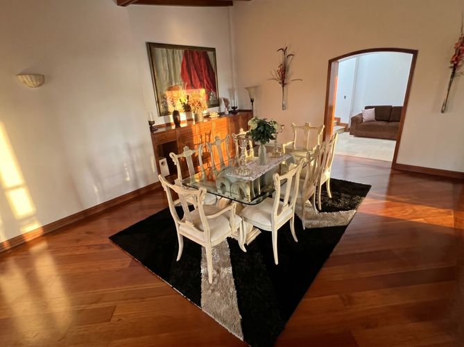 Casa de 7 alcobas en venta en San Jose De Bavaria, Bogotá, 1047 m² · foto 6 de 24