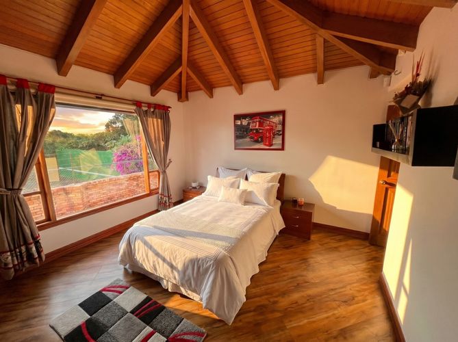 Casa de 7 alcobas en venta en San Jose De Bavaria, Bogotá, 1047 m² · foto 19 de 24