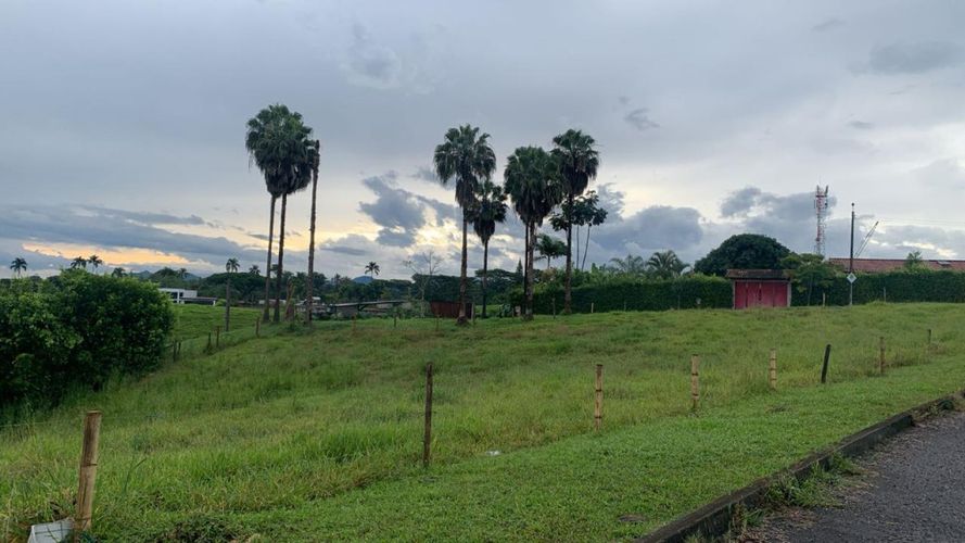 Lote en venta en Cerritos, Pereira, 2136 m² · foto 2 de 2