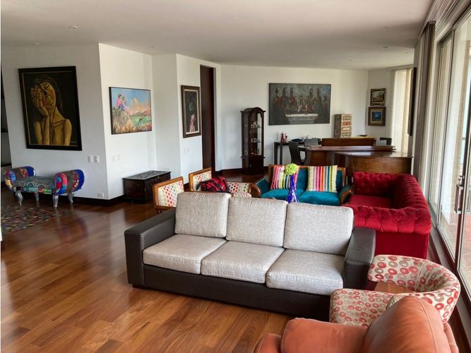 Apartamento de 4 alcobas en venta en Cerros De Suba, Bogotá, 305 m² · foto 2 de 6