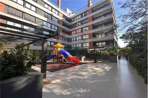 Lujoso Departamento Amoblado de 3 Dormitorios con Doble Cochera y Baulera en Alquiler en Ycua Sati, Asunción - USD 1.600 (IVA Incluido) — foto 3