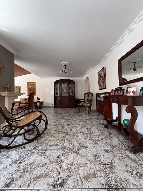 Casa de 5 alcobas en venta en Nuevo Country, Bogotá, 238 m² · foto 4 de 24