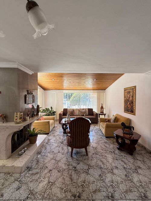 Casa de 5 alcobas en venta en Nuevo Country, Bogotá, 238 m² · foto 6 de 24