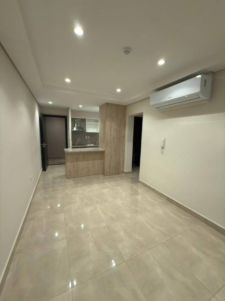 Alquiler de departamento en el edificio Burband Luque Aeropuerto Conmebol — foto 2