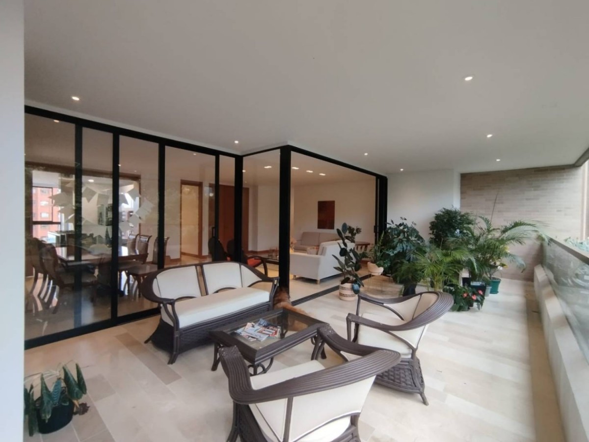 Apartamento en arriendo en El Tesoro, Medellín · foto 3 de 18