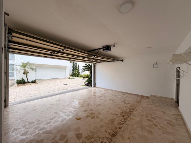 Casa de 4 alcobas en venta en Cr.Vizcaya, Barranquilla, 454 m² · foto 2 de 24