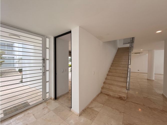 Casa de 4 alcobas en venta en Cr.Vizcaya, Barranquilla, 454 m² · foto 5 de 24