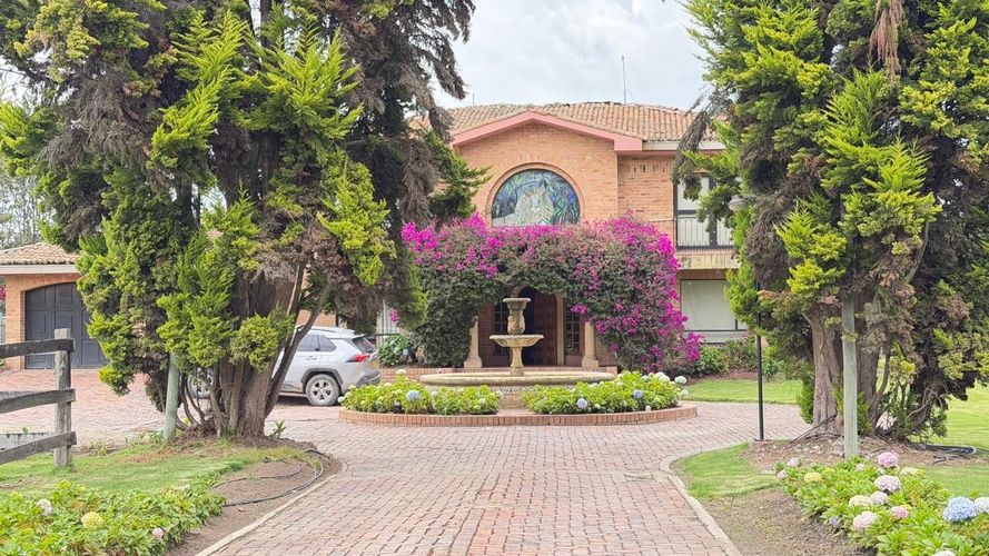 Finca en venta en Pinos Polo Club, Mosquera, 26793 m² · foto 3 de 19