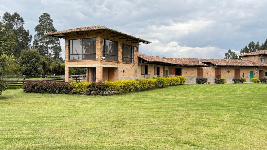 Finca en venta en Pinos Polo Club, Mosquera, 26793 m² · foto 7 de 19