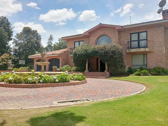 Finca en venta en Pinos Polo Club, Mosquera, 26793 m² · foto 2 de 19