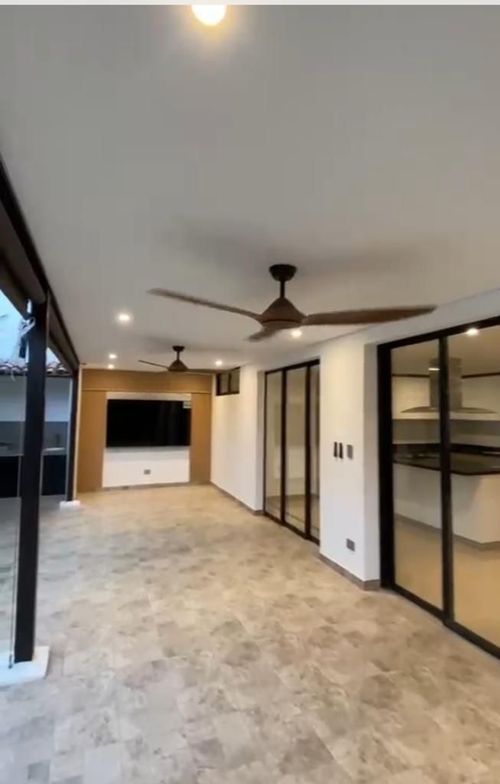 Casa de 4 alcobas en venta en El Castillo, Jamundí, 253 m² · foto 18 de 24