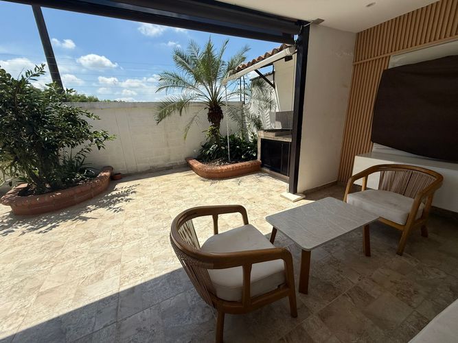 Casa de 4 alcobas en venta en El Castillo, Jamundí, 253 m² · foto 21 de 24