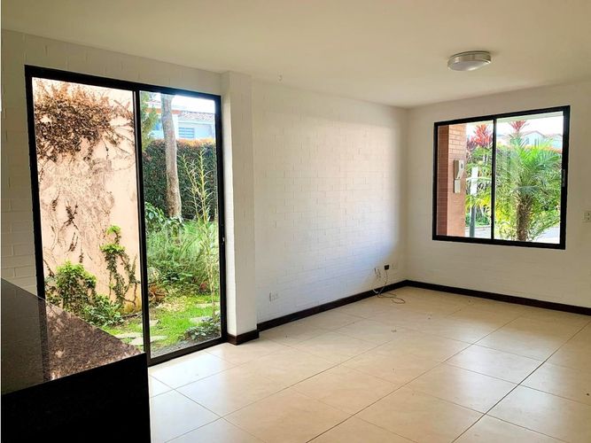 Casa de 3 alcobas en venta en Rionegro, 169 m² · foto 2 de 24