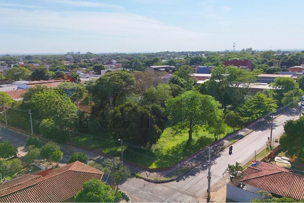 AMPLIO TERRENO COMERCIAL EN ESQUINA EN FERNANDO SUR EN VENTA (4.460 M2) — foto 3