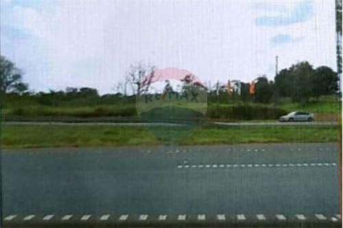 AMPLIO TERRENO COMERCIAL EN ESQUINA, RUTA 2 CAAGUAZÚ EN VENTA (4.800 M2) — foto 2