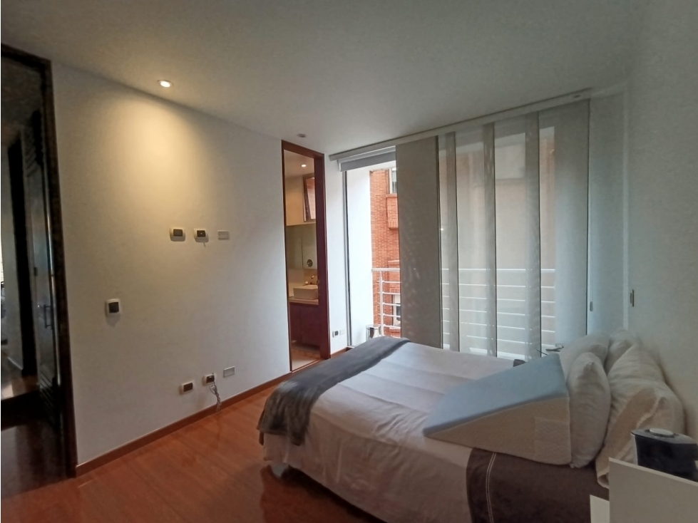 Apartamento en venta en Los Rosales, Bogotá · foto 6 de 24